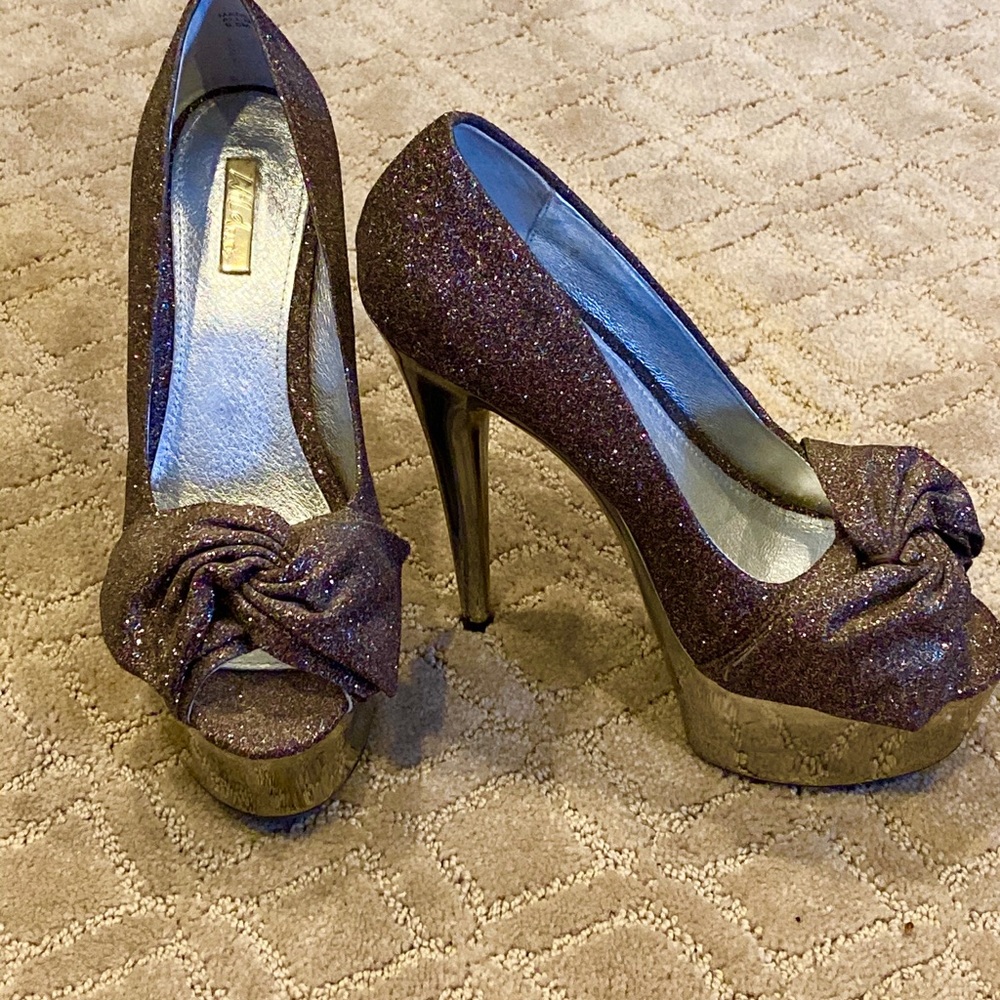 Gorgeous sparkly platform heels